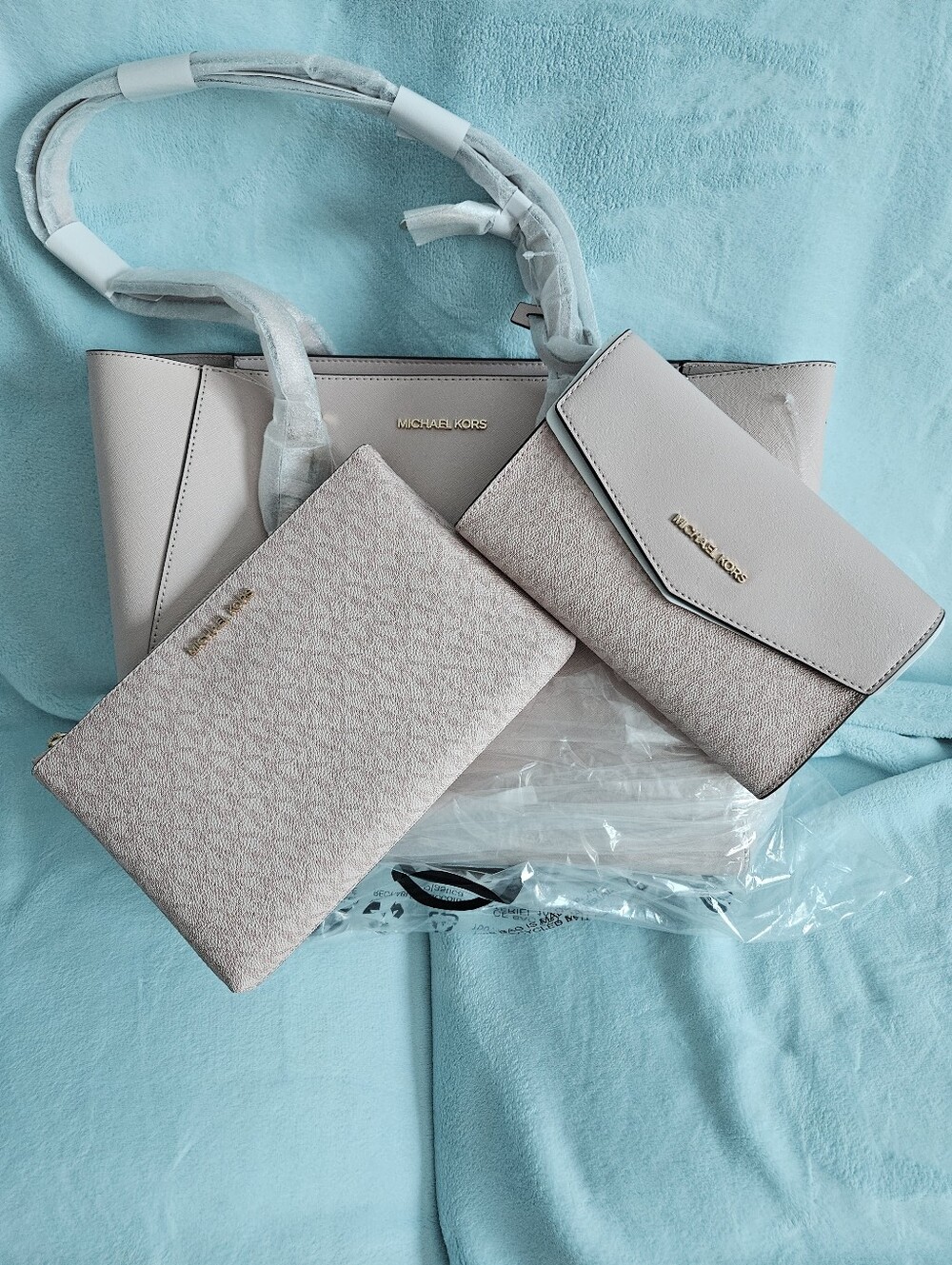 NWT Michael Kors Charlotte Large Saffiano Leather 3-1 Tote Bag - Picture 8 of 13